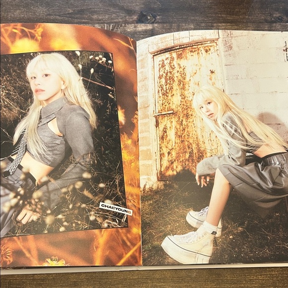 TWICE 12th Mini Album 'Ready To Be' - Picture 5 of 9